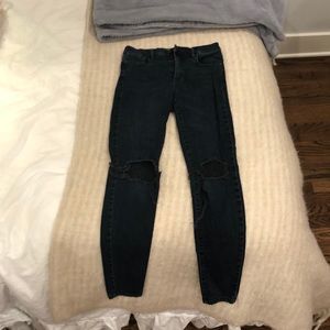 Ripped skinny jeans